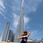Inaya Sultana Instagram - You can’t turn your eyes on Burj khalifa Comment yes or no My dubai trip Pc : @human_o_grapher @its_titus_john #dubai #dubailife #mydubaipics #burjkhalifa #uae #travel #worldstallestbuilding #beautywithbrains #hotgirlsummer