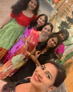 Inaya Sultana Instagram - All about today’s vibe ✨🫰🏻