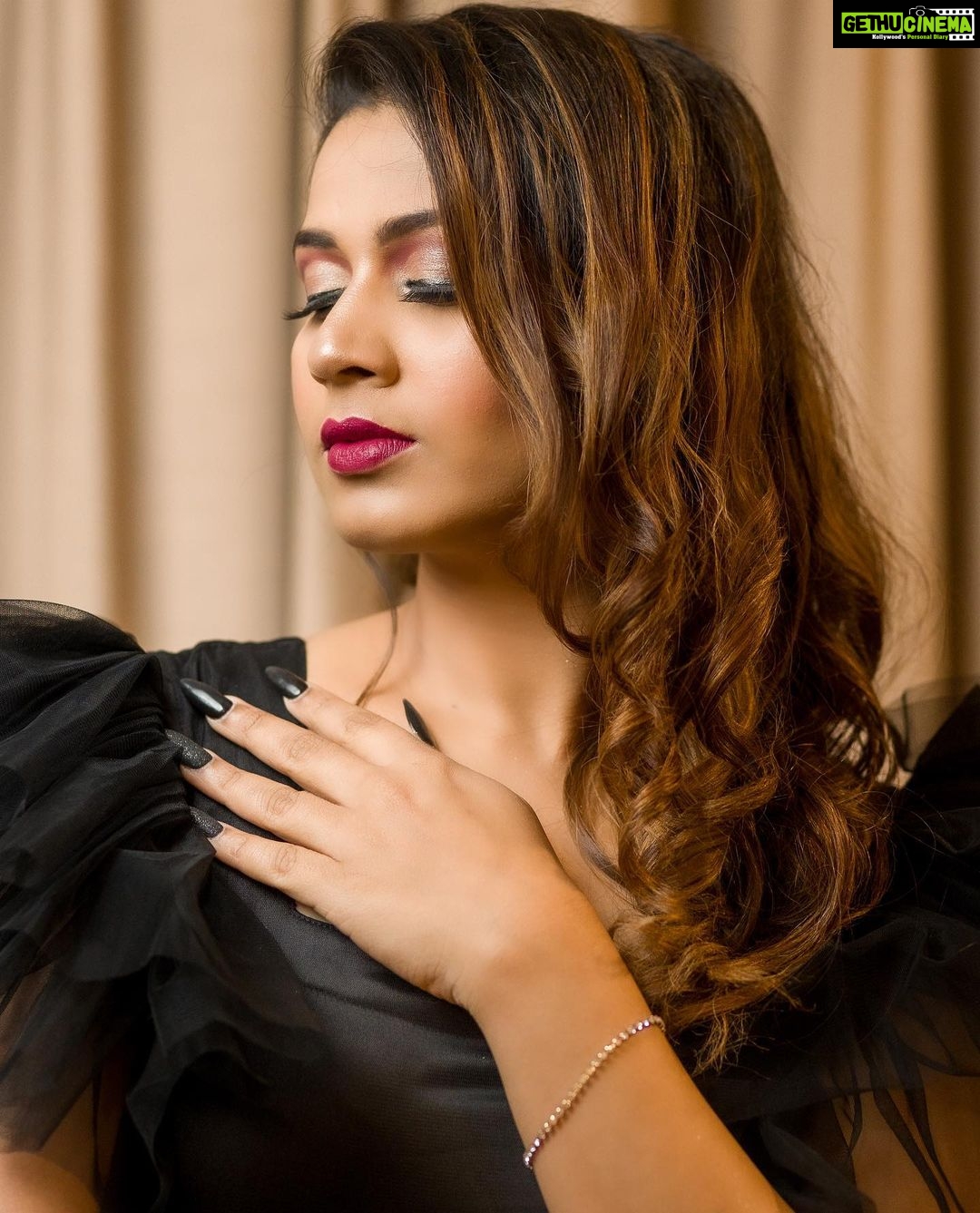 Inaya Sultana Instagram - Just because you're awake doesn't mean you should stop dreaming Makeup & Hair styling : @makeoverbysiri & @hajna_makeover_hairstylist . Pc: @avinash_mukkamala Outfit @girijadesngrgiri #photo #photography #photooftheday #instagood #love #instagram #travel #smile #myself #likeforlikes #instadaily #beauty #bhfyp #life #instalike #portrait #naturephotography