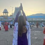 Inaya Sultana Instagram - #tirumaladarshanam🙏 #tirupatibalaji🙏 Outfit @girijadesngrgiri Tirupati Balaji Temple Tirumala..... Andhra