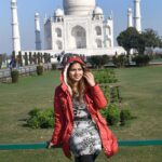 Inaya Sultana Instagram - Taj Mahal 💕 #traveller #travel #travelphotography #travelgram #travelling #travelblogger #photography #traveltheworld #traveling #wanderlust #instatravel #nature #traveler #photooftheday #traveladdict #adventure #trip #travelblog #instagood #vacation #explore #travels #tourism #instagram #holiday #love #india #travelingram #naturephotography #ig