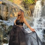 Inaya Sultana Instagram - Wherever I go, I always search for waterfalls to visit. There’s something about their natural beauty that inspires me and makes me feel connected with Mother Nature. Waterfalls are incredible places that make you loose your words. Once you reach them, you simply gaze at them in awe and everything else disappears . #nature #photography #naturephotography #love #travel #photooftheday #instagood #beautiful #picoftheday #photo #instagram #naturelovers #art #landscape #like #follow #travelphotography #bhfyp #happy #sunset #ig #wildlife #summer #life #sky #beauty #mountains #flowers #photographer #ınstadaily