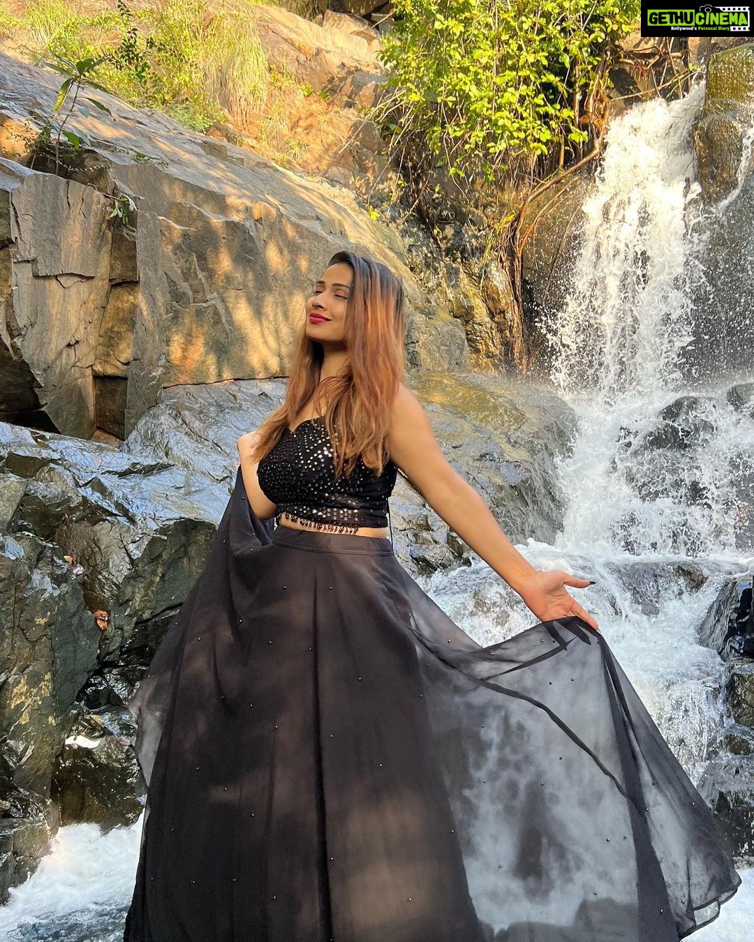 Inaya Sultana Instagram - Wherever I go, I always search for waterfalls to visit. There’s something about their natural beauty that inspires me and makes me feel connected with Mother Nature. Waterfalls are incredible places that make you loose your words. Once you reach them, you simply gaze at them in awe and everything else disappears . #nature #photography #naturephotography #love #travel #photooftheday #instagood #beautiful #picoftheday #photo #instagram #naturelovers #art #landscape #like #follow #travelphotography #bhfyp #happy #sunset #ig #wildlife #summer #life #sky #beauty #mountains #flowers #photographer #ınstadaily