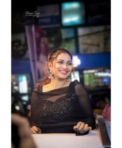 Inaya Sultana Instagram - Your success will be determined by your own confidence and fortitude 

Outfit by @girijadesngrgiri 
Designer @aparna_chowdaryy__ 
Makeup  @makeoverbysiri 
Hairstylist @hajna_makeover_hairstylist