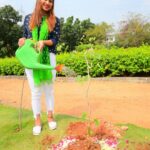 Inaya Sultana Instagram - Planted saplings #greenindiachallenge im very happy to part of #greenindiachallenge Don’t wait for someone to bring you flowers PLANT your own GARDEN and decorate your own soul