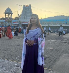 Inaya Sultana Instagram - #tirumaladarshanam🙏 

#tirupatibalaji🙏 

 Outfit @girijadesngrgiri