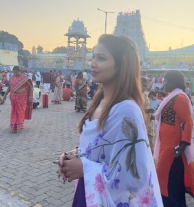 Inaya Sultana Instagram - #tirumaladarshanam🙏 

#tirupatibalaji🙏 

 Outfit @girijadesngrgiri