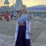 Inaya Sultana Instagram - #tirumaladarshanam🙏 #tirupatibalaji🙏 Outfit @girijadesngrgiri Tirupati Balaji Temple Tirumala..... Andhra
