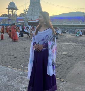 Inaya Sultana Instagram - #tirumaladarshanam🙏 

#tirupatibalaji🙏 

 Outfit @girijadesngrgiri