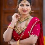 Inaya Sultana Instagram - “On the occasion of Ugadi, I wish a blessed year ahead…. ... Outfit:@navyasri_mandava Styling: @stylebyrajasree Mua:@makeupbychandusha Jewellery:@shubampearls Photography: @suresh_upputuri @teamperfectframes
