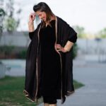 Inaya Sultana Instagram - Elegant black kaaftan for ramdan kareem 💞🌙 Designed by @starrydreamsofficial Pc : @satishkumarteku #ramdnkreem #ramdan2023 #fashion #kaftaan #indiantraditionalwear #eleganceblack #blackdresses #kaftaanstylesuits