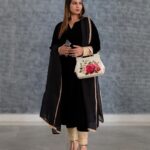 Inaya Sultana Instagram - Elegant black kaaftan for ramdan kareem 💞🌙 Designed by @starrydreamsofficial Pc : @satishkumarteku #ramdnkreem #ramdan2023 #fashion #kaftaan #indiantraditionalwear #eleganceblack #blackdresses #kaftaanstylesuits