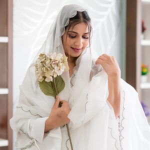 Inaya Sultana Instagram - Ramadan 🌙 ka maheena me perfect dress b chahiye my choice of dresses like this specially designed by @starrydreamsofficial @starrydreamsofficial thank you for this type of Indian traditional dress i loved 🥰 it Pc @satishkumarteku 📸
