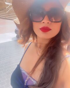 Inaya Sultana Instagram - You can’t turn your eyes on Burj khalifa 

Comment yes or no 

My dubai trip 

Pc : @human_o_grapher @its_titus_john 

#dubai #dubailife #mydubaipics #burjkhalifa #uae #travel #worldstallestbuilding #beautywithbrains #hotgirlsummer