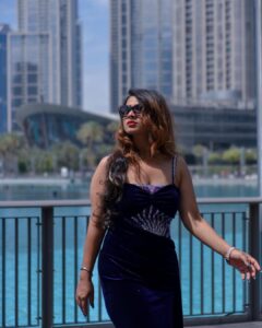 Inaya Sultana Instagram - You can’t turn your eyes on Burj khalifa 

Comment yes or no 

My dubai trip 

Pc : @human_o_grapher @its_titus_john 

#dubai #dubailife #mydubaipics #burjkhalifa #uae #travel #worldstallestbuilding #beautywithbrains #hotgirlsummer