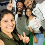 Indravathi Chauhan Instagram – With the one & only Shehenshah @amitabhbachchan sir With ace super 30 film movie Director  #vikas Bhal sir And cinematography @sudhakaryakkanti  Anna🙏🏻❤️😍……