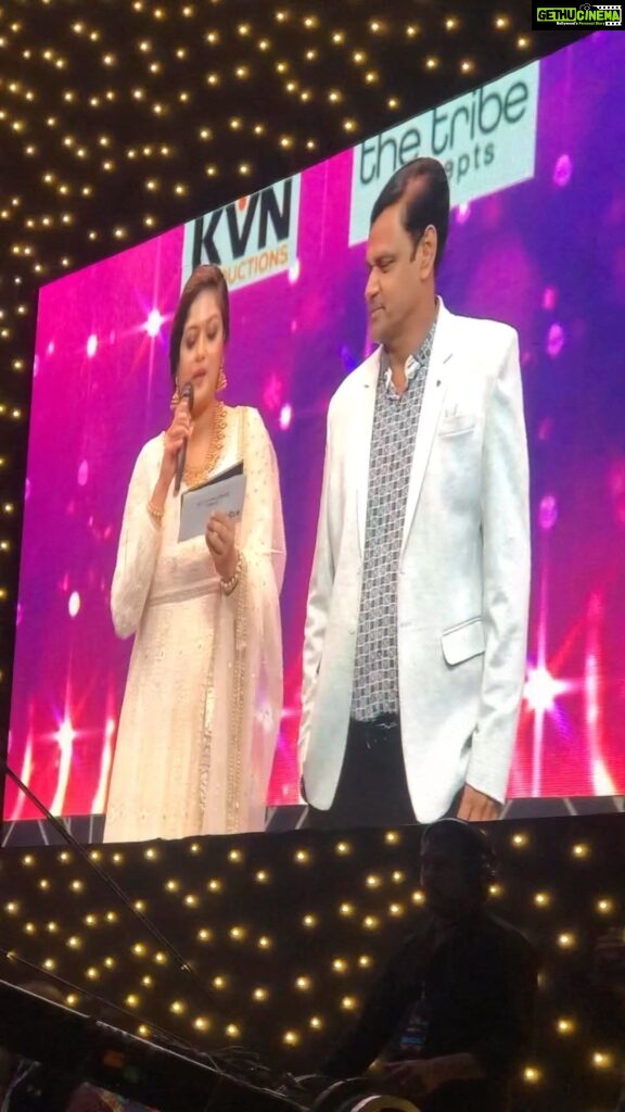Indravathi Chauhan Instagram - I am so happy for receiving the best female singer at #ParleFilmFareAwards 2022. My heartfelt thanks to Allu @alluarjunonline sir🥰❤️, @aryasukku sir🙏🏻😍.and most importantly @thisisdsp sir❤️🙏🏻.for giving me this opportunity. All of this wouldn’t have been possible with out the love & support of my lovely Akka @iammangli 😘❤️..