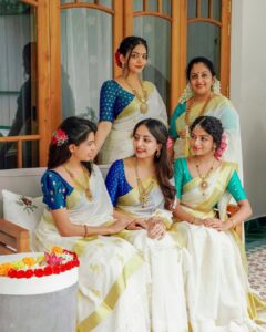 Ishaani Krishna Instagram - Happy Onam 🏵

PC : @sk_abhijith 

Jewellery : @regaljewellers_in 

Hair & Saree Draping : @brahma_hairandmakeup