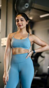 Ishaani Krishna Instagram - For most, it’s just the aesthetics of their appearance that matter. Very few want to really explore the amazing things their bodies can actually do!

2 years back, I would have never thought I’d be saying this now, but deciding to get physically active was one of the best decisions I’ve taken ! 

In the chase of finding physical beauty, make sure to have a strong foundation with an active life. Aesthetic beauty will follow ♥️

Always training beside the best @deadfame_ 👊🏻