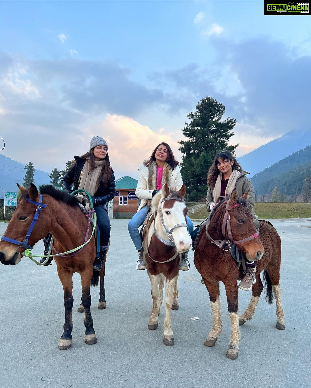 Ishaani Krishna Instagram - ππ€ PC : Manzoor Bhai π«Άπ» Pahalgam