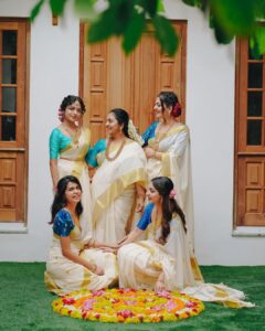 Ishaani Krishna Instagram - Happy Onam 🏵

PC : @sk_abhijith 

Jewellery : @regaljewellers_in 

Hair & Saree Draping : @brahma_hairandmakeup