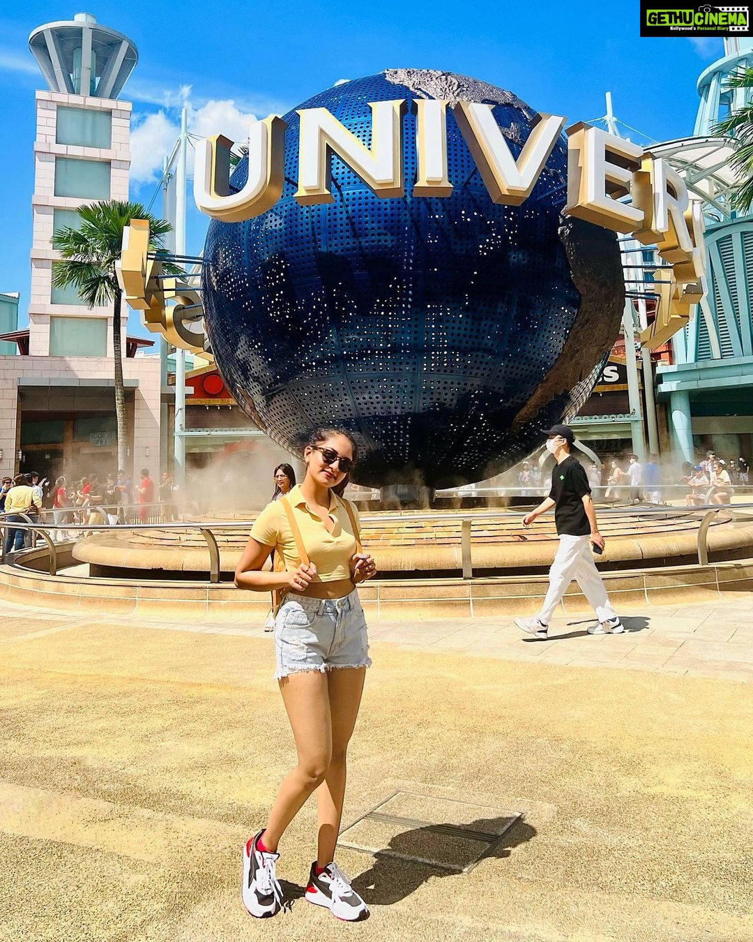 Ishaani Krishna Instagram - ❤️💛 Universal Studios Singapore