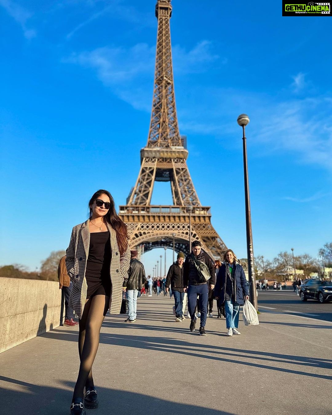Ishaani Krishna Instagram - 🖤 Eiffel Tower, Paris, France