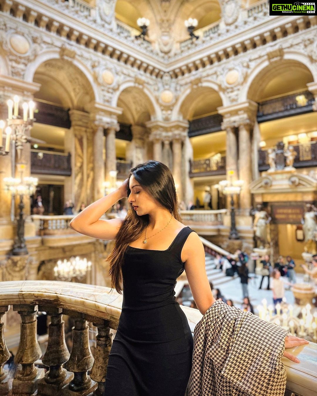 Ishaani Krishna Instagram - 🕯️🖤 L'opéra De Charles Garnier