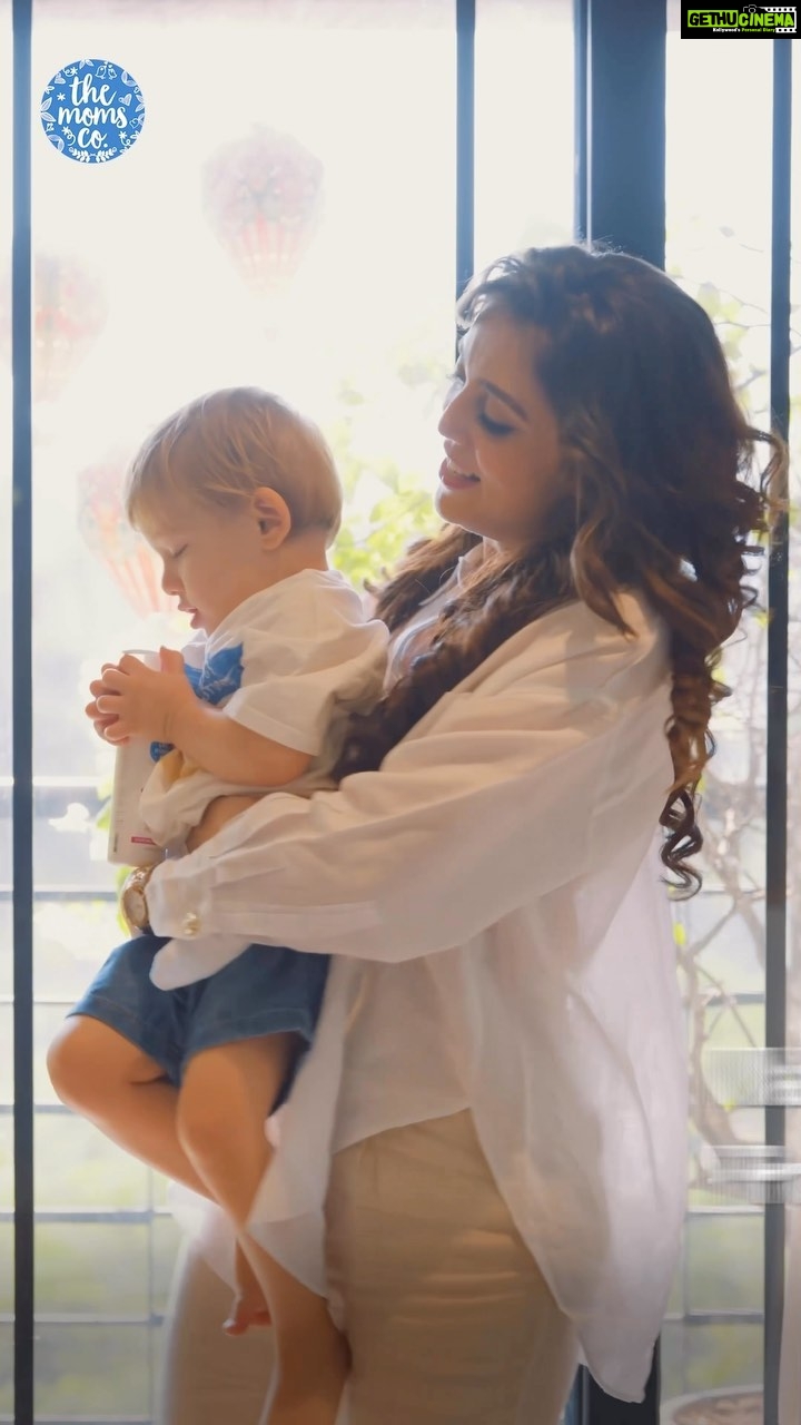 Jankee Parekh Instagram - Just like every new mom, I want to choose the best for @babysufim . Be it taking advice from doctors & other moms or reading almost everything, I do tend to seek advice from everyone! And while my natural instincts answer most questions, there is someone I turn to when in doubt. Someone who gives me clarity, guides me and ensures I get the best for Sufi. Born out of a mom’s need to give the best to her babies - ‘The Moms Co.’ has been my constant & is #HarMaaKaExpertPartner 💙 Made with the safest natural ingredients, the baby care products are Australia-certified toxin-free, Australia Allergy-certified, Dermatologically-tested and Hypoallergenic, putting your doubts and fears to rest. Explore @themomsco’s baby care range on www.themomsco.com or download the app to know more! #TheMomsCo #NaturalProducts #SafeForBabies #BabyCare #BabyCareProducts #HarMaaKaExpertPartner #MomsForMoms
