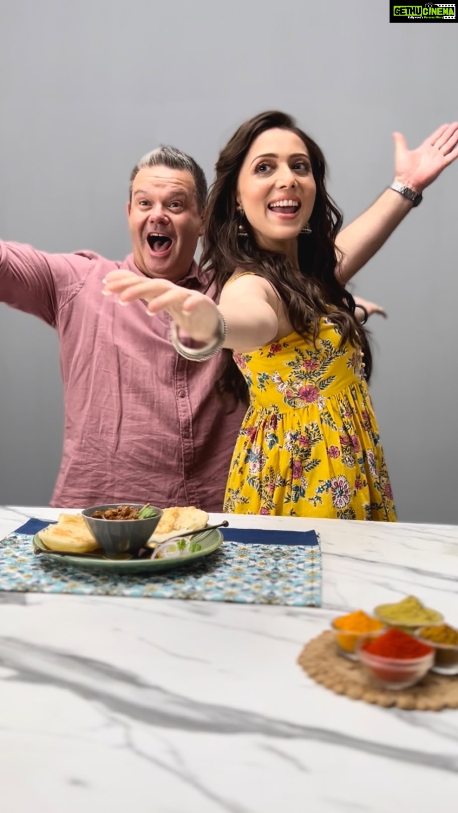 Jankee Parekh Instagram - Super stoked to share a glimpse of Episode 1 of #LetsGetHealthywithGary ❤️ #Repost @disneyindia ・・・ When Indian Mithai meets the tastebuds of @garymehigan, a burst of flavours and celebrations is inevitable! @jank_ee has thrown him a little challenge this Diwali to see if he can guess these if these mouthwatering India sweets were home made or not. Watch the full video on Disney India’s Youtube Channel! Recipes for the dishes featured in the episode in the bio #LetsGetHealthyWithGary #GaryMehigan #Disney #DisneyIndia