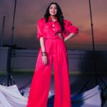 Jankee Parekh Instagram - In the PINK of things 🍬 #aboutlastnight #itaawards2022 📸 @horilhumad Styled & Designed by @amritasaluja01 Makeup @zaid_ars92 Hair @yasmeenkhan78666 Accessories @sohail__mughal___ @stylingbyvictor
