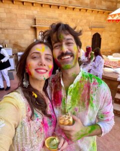Jankee Parekh Instagram - Kaafi रंगीन Week Fam Jammin at The Gargh ❤️ Photo डम्प तो जायज़ है 🤙🏼 Suryagarh Jaisalmer