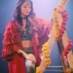 Jankee Parekh Instagram - It’s the Garba week & I couldn’t have had a more special debut navratri single all thanks to the man behind this beautiful song @arpanmahida . Presenting to you my most favourite part of the composition😍 Cannot wait to see your dance reels on this one. 🤩 #Chhabilo2019 #RaasgarbawithJankee