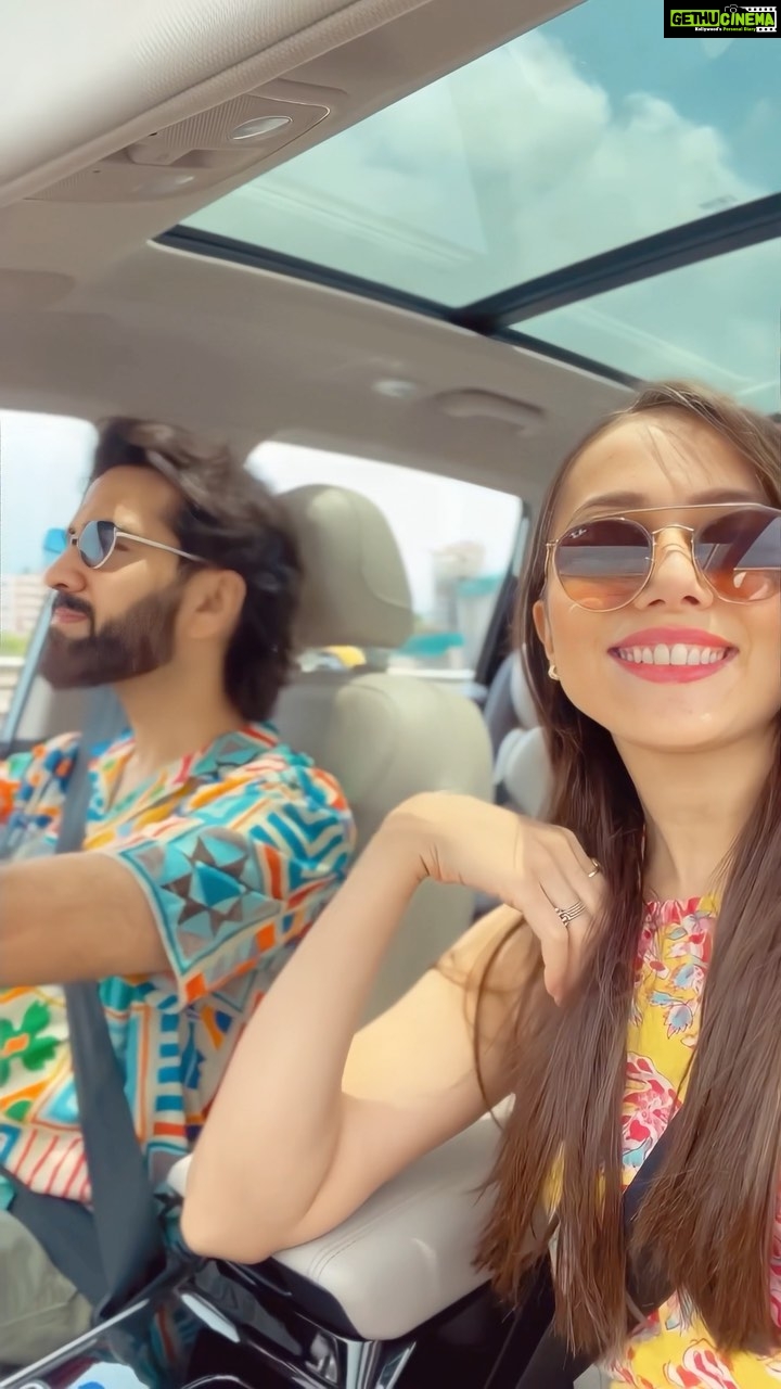 Jankee Parekh Instagram - Clear skies, Shania Twain on radio, a gorgeous cup of coffee, immersive art, appropriate glasses of sangrias, a burrata salad, a few more coffees, birds, streets of Colaba and HIM 😍 . . . #mumbaidiaries