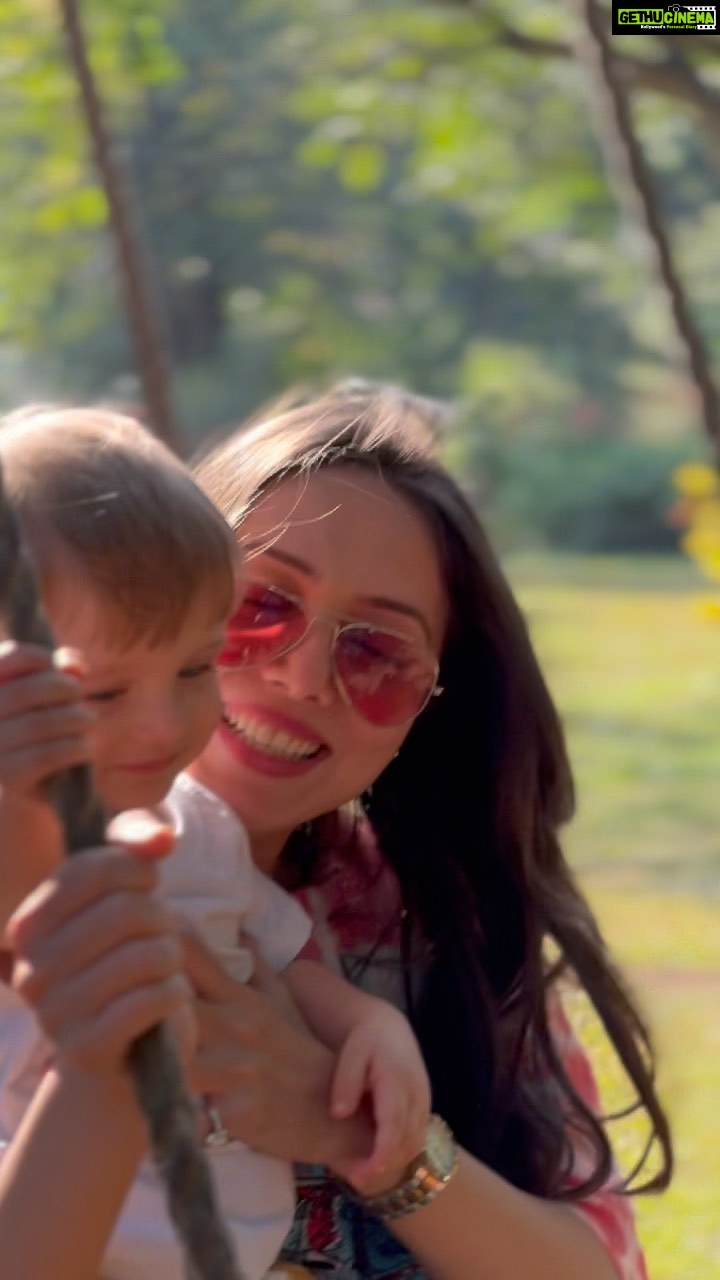 Jankee Parekh Instagram - 🎶Gallan teri meethiya main Saari raat sundaa jau… Nazar na lag jaaye pyaar Saare jag se chupau …💫 Just mother & son things.. If you know you know ❤️💫 P.S. Love your composition @rochakkohli ❤️