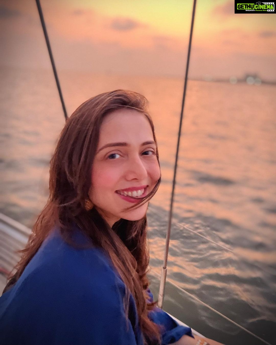 Jankee Parekh Instagram - Chasing sunsets & sailing sundaze☀️