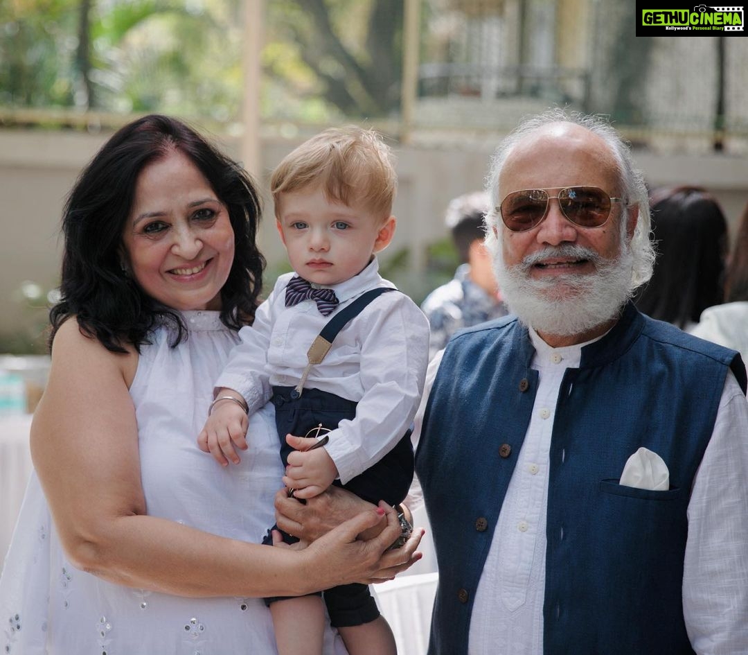 Jankee Parekh Instagram - I am so blessed and lucky to have the best grandparents in the whole wide world. Today they complete 44 years of togetherness. š Hoping I find my true love soon, too ā£ļø Feel free to slide into my parents DMs if you make the cut š Love you Basaab & Daadi š„° #HappyAnniversary #SufiandMaa