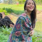 Jankee Parekh Instagram - Flowers, Leaves, Greens, Mumma & Sunlight... Just a few of Sufi's favourite things. 🍀🌿🌴☀️ Outfit - @aachho X Pr- @dinky_nirh Earrings - @rimayu07