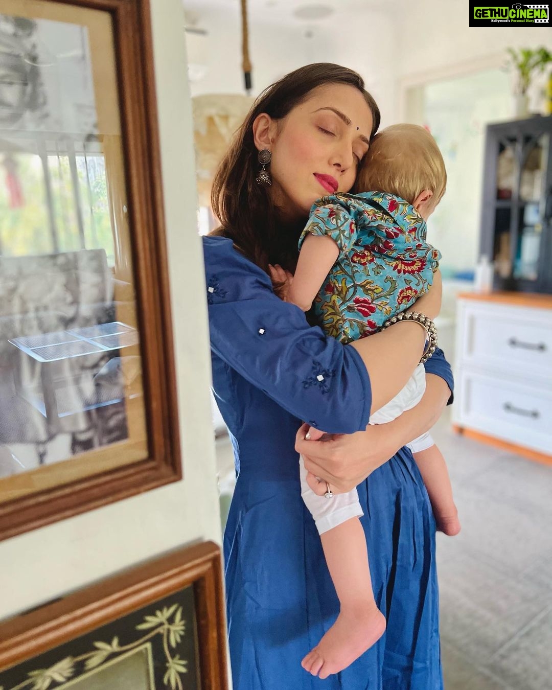 Jankee Parekh Instagram - The last 4 days have been overwhelming to say the least. So many of you have reached out.. friends, family, acquaintances, people I’ve met online, concerned new parents and so many strangers. Thank you for checking in on Sufi and offering your prayers and wishes, all of which we greatly cherish as a family. This reaffirms my belief that we must SHARE. Not just the good part but we must share our struggles, our challenges and our battles. To document them for posterity and look back at them on a day when one may feel hopeless and use this to gather the strength to continue and overcome.. But the real takeaway for me is that if even one other person can use this experience to be more cautious, more alert and in times of challenge, derive even an iota of courage or hope through this, then this fight was not just ours. Sufi is getting stronger by the day and is back to being his mischevious and inquisitive self. That’s the beauty about babies, right!! Their resilience and their ability to forget what they have gone through and continue with life like nothing ever happened … I wish I could posses that! For anyone who may need any kind of support, a pead. reference or just a conversation about the same, I am a DM away. ❣️