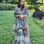 Jankee Parekh Instagram - Flowers, Leaves, Greens, Mumma & Sunlight... Just a few of Sufi's favourite things. 🍀🌿🌴☀️ Outfit - @aachho X Pr- @dinky_nirh Earrings - @rimayu07