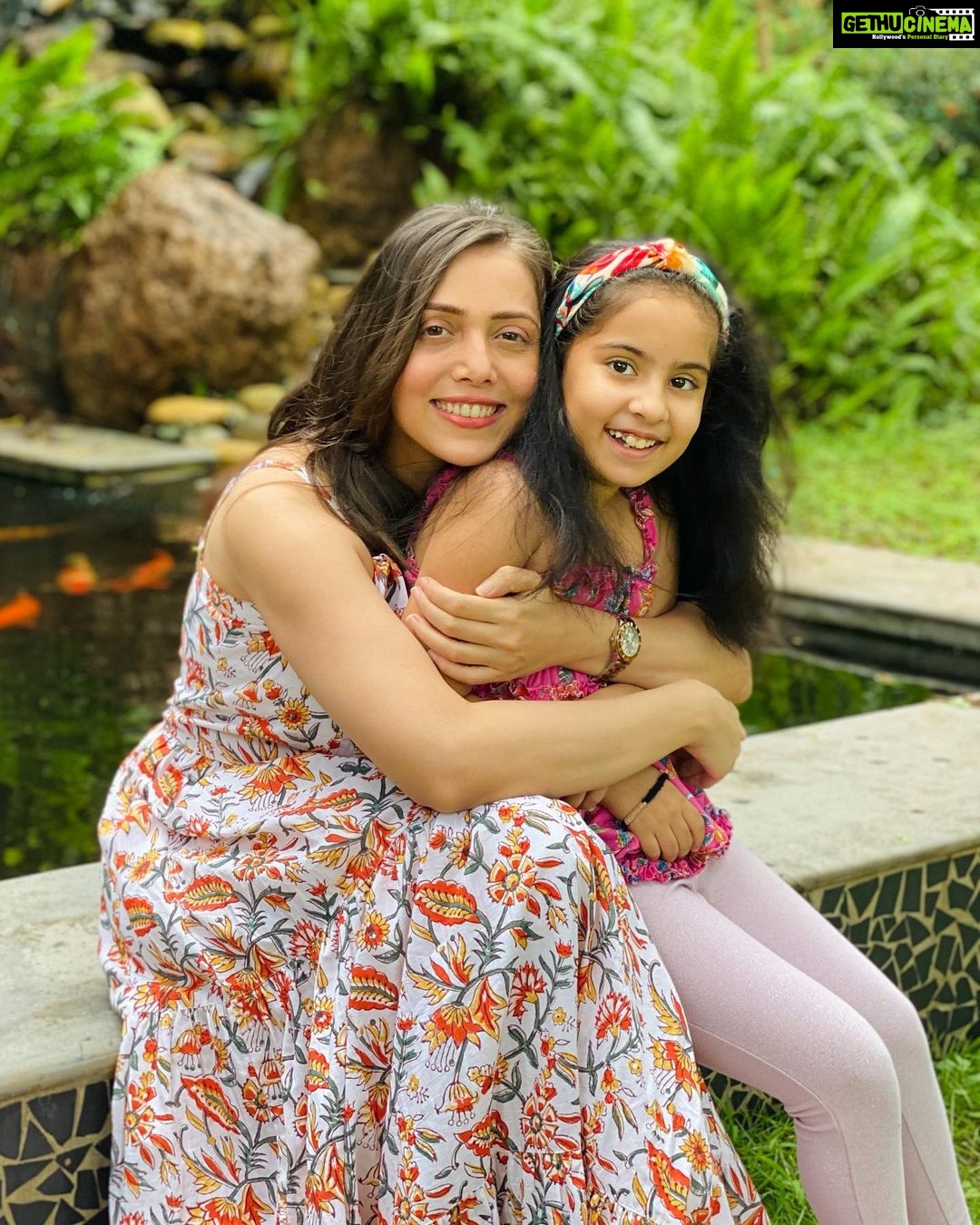 Jankee Parekh Instagram - My Dearest Ayrra, I know you are going to be all great things when you grow up but my only wish for you on this milestone year is that I hope your kindness, compassion and love for people only keeps growing with each passing year & may you never lose that twinkle in your eyes ⭐️ You are our shining star 💫 Always believe in the beauty of your dreams and follow your heart. Maami, Maama & Sufi have got your back, forever! Love you so much my little girl😍 #happy10thbirthday