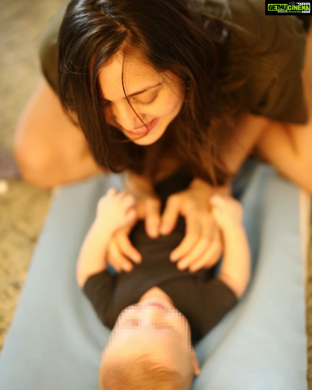 Jankee Parekh Instagram - Hey Mommies, Do you feel like there are days where you are just exhausted doing the same thing again & again - Feeding, pumping, planning meals, constantly attending to your little one, sorting out meds, playing, entertaining, holding-rocking them, making them nap... When they are with the nanny, even then constantly checking if the nanny is doing everything the right away, correcting her and then taking over from her... It's like you dont want to let go of doing anything for Him, yet you want some time off... And then when you do get that time off, you end up discussing all of the above mentioned chores, either with another fellow mommy or with yourself... All of this while taking a breather, sitting on a couch, with an ice pack and nursing your own shoulder and back, because it cannot take the weight of your little baby any longer! PHEW! I go through these conflicting emotions all the time, but then it keeps reminding me how all of it is worth it, just to look into His eyes and see them smiling back at me. P.S — A holiday would be nice... At some point of time, in the near & travel friendlier future💕🌸 #motherhood #mommydiaries #singingmama #firsttimemom