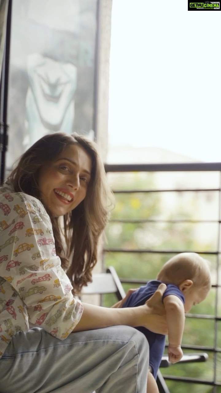 Jankee Parekh Instagram - Yes! That’s right! I do this all day, everyday… I sing to him, dance for him, cuddle him, turn him around, roll him up, tuck him in and kiss him every 10 seconds. I do all sorts of different things to entertain @babysufim from morning to night. And yet, I can’t get enough of him. Do all new parents feel the same way? P.S - Mumma wearing Dadda’s shirt while he’s away burning the midnight oil at work. A little message for Dadda when he does watch the video :- ‘Dear Dadda.. don’t come back and hide your shirt, again… Love ya💕’ @nakuulmehta 🎥 @dieppj ✂️ @crayartistetmet #sufiandmaa #singingmama #motherhooddiaries #inlovewithmyboy