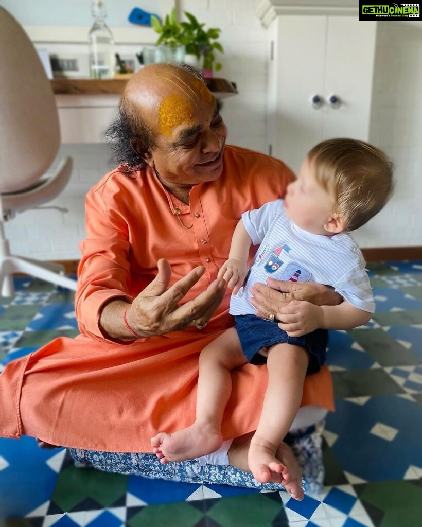 Jankee Parekh Instagram - Friday was a special day. I met my guruji after almost 2 years. Thank you, pandemic. But what was even more special was that he held my little Sufi for the very first time. Guruji has been telling me for years ‘Mujhe Nana banaado, Mujhe Nana banaado '. And finally ' Maine unhe Nana bana hee diya 😃😃'! When Sufi laid his eyes on Guruji, he almost instantly latched on to him. He sat so comfortable in his lap, and very attentively listened to every word that he said. Sufi also had his first singing lesson with him where Guruji taught him ‘Sa’ and Sufi in turn showed Guruji all the sounds he can make with his vocal chords :) Sufi’s curious eyes couldn’t get enough of the harmonium. He kept pressing the keys all day and was so happy that Mumma finally got him his first real musical instrument. What can be more special than Sufi getting blessings from my Guru who I have spent half my life with. Guruji now looks forward to coming home more often, not just for me, but also for his grandson, to introduce him to the world of music and share life lessons with him just the way he has has been sharing with his daughter for all these years. #sufiandMaa #singingmama