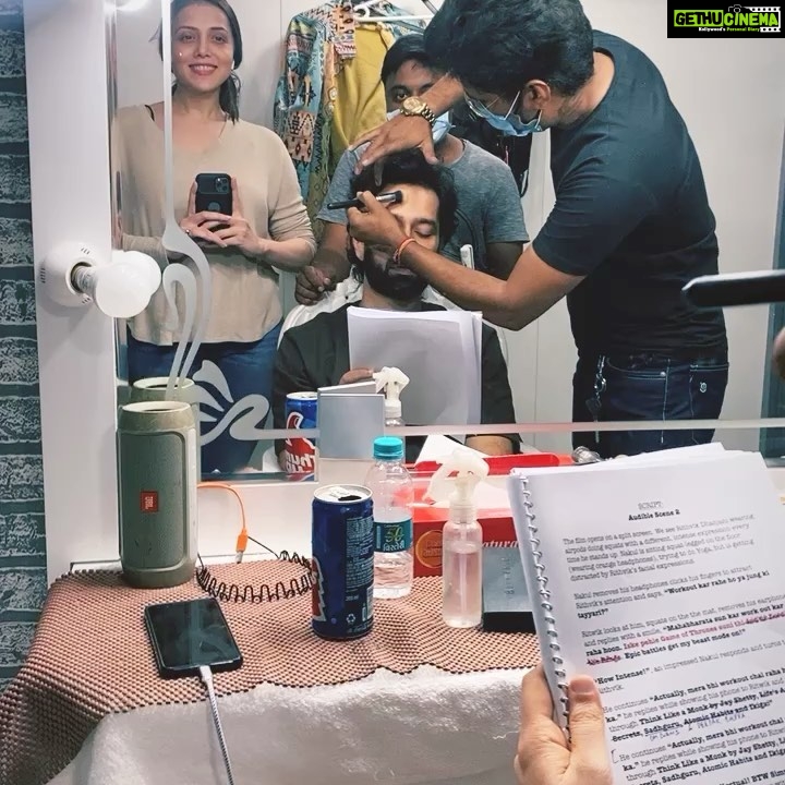Jankee Parekh Instagram - Hi. This is Sufi. Today I went on my Dadda’s set for the very first time. It was a surreal feeling as I have actually only heard about him going to shooting. When I went there, everyone was excited to see me and they called me cute. I don’t know why ‘coz when I checked myself in the mirror before leaving home I realised Mumma again made me wear the same white shirt and denims. Anyway coming back to the set, Dadda was proudly introducing me to everyone. During his shot, everytime the director aunty said ‘Silence’ , I thought I have to say something .. So I tried to make all the sounds I have learnt. Don’t know why Mumma was continuously taking me to one end of the shooting floor where I was not audible to anyone... I still kept trying my level best to get everyone’s attention. Oh & talking about being Audible… Dadda was actually shooting something for @audible.in today and not his TV show. Don’t believe me... Download Audible and listen to his latest audio show that has launched today #MineandYours 2. P.S- Totally forget to mention that I made a new friend today who was shooting with my Dadda, @rithvik_d . We also spent a lot of time together over lunch. He was really kind, as he let me mess up and play with his perfectly gelled hair, just so that I could have some fun. Can’t wait to meet you again buddy💕. #fundaywithmyfolks #sufiandmaa #daddasboy @nakuulmehta 💕