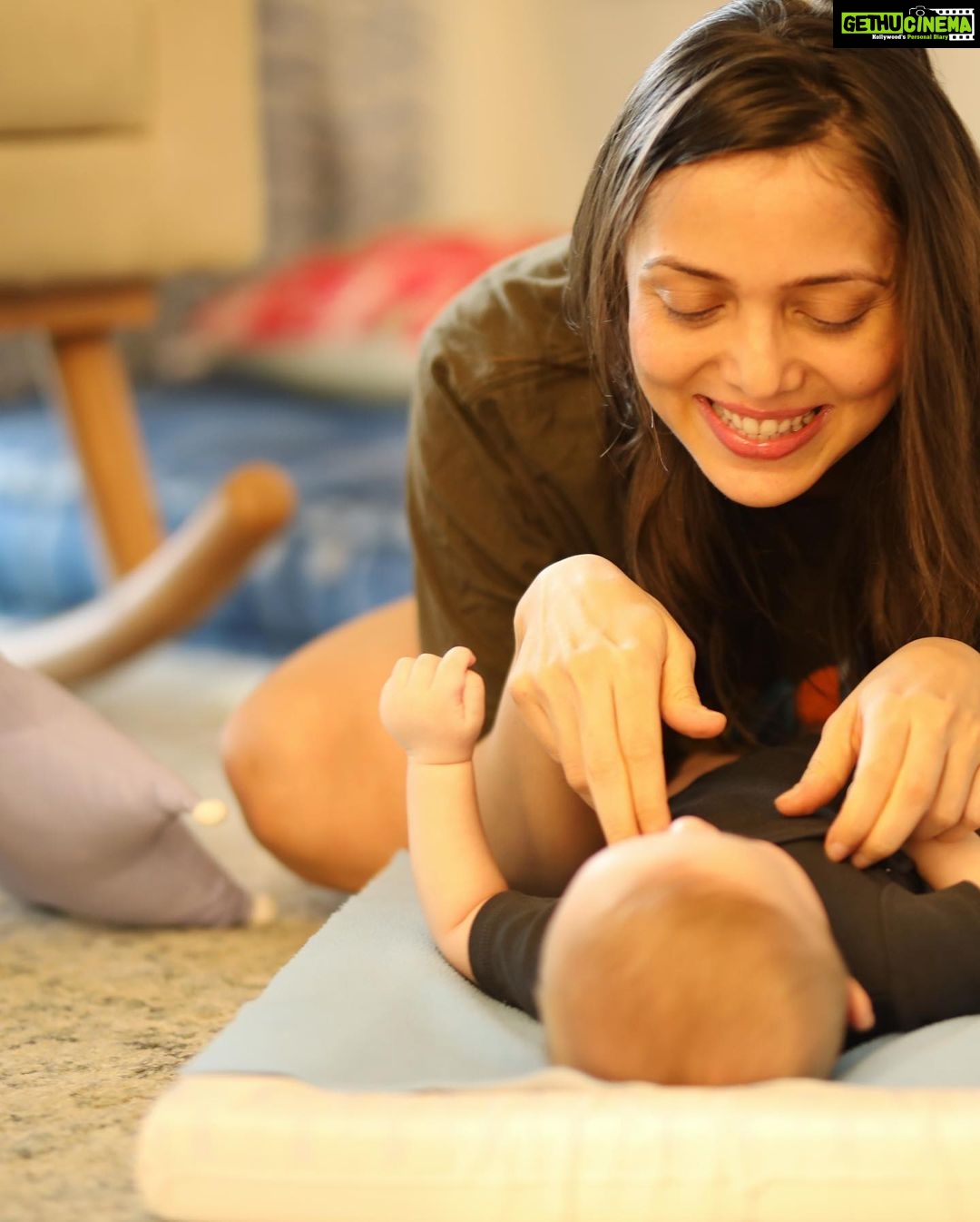 Jankee Parekh Instagram - Hey Mommies, Do you feel like there are days where you are just exhausted doing the same thing again & again - Feeding, pumping, planning meals, constantly attending to your little one, sorting out meds, playing, entertaining, holding-rocking them, making them nap... When they are with the nanny, even then constantly checking if the nanny is doing everything the right away, correcting her and then taking over from her... It's like you dont want to let go of doing anything for Him, yet you want some time off... And then when you do get that time off, you end up discussing all of the above mentioned chores, either with another fellow mommy or with yourself... All of this while taking a breather, sitting on a couch, with an ice pack and nursing your own shoulder and back, because it cannot take the weight of your little baby any longer! PHEW! I go through these conflicting emotions all the time, but then it keeps reminding me how all of it is worth it, just to look into His eyes and see them smiling back at me. P.S — A holiday would be nice... At some point of time, in the near & travel friendlier future💕🌸 #motherhood #mommydiaries #singingmama #firsttimemom