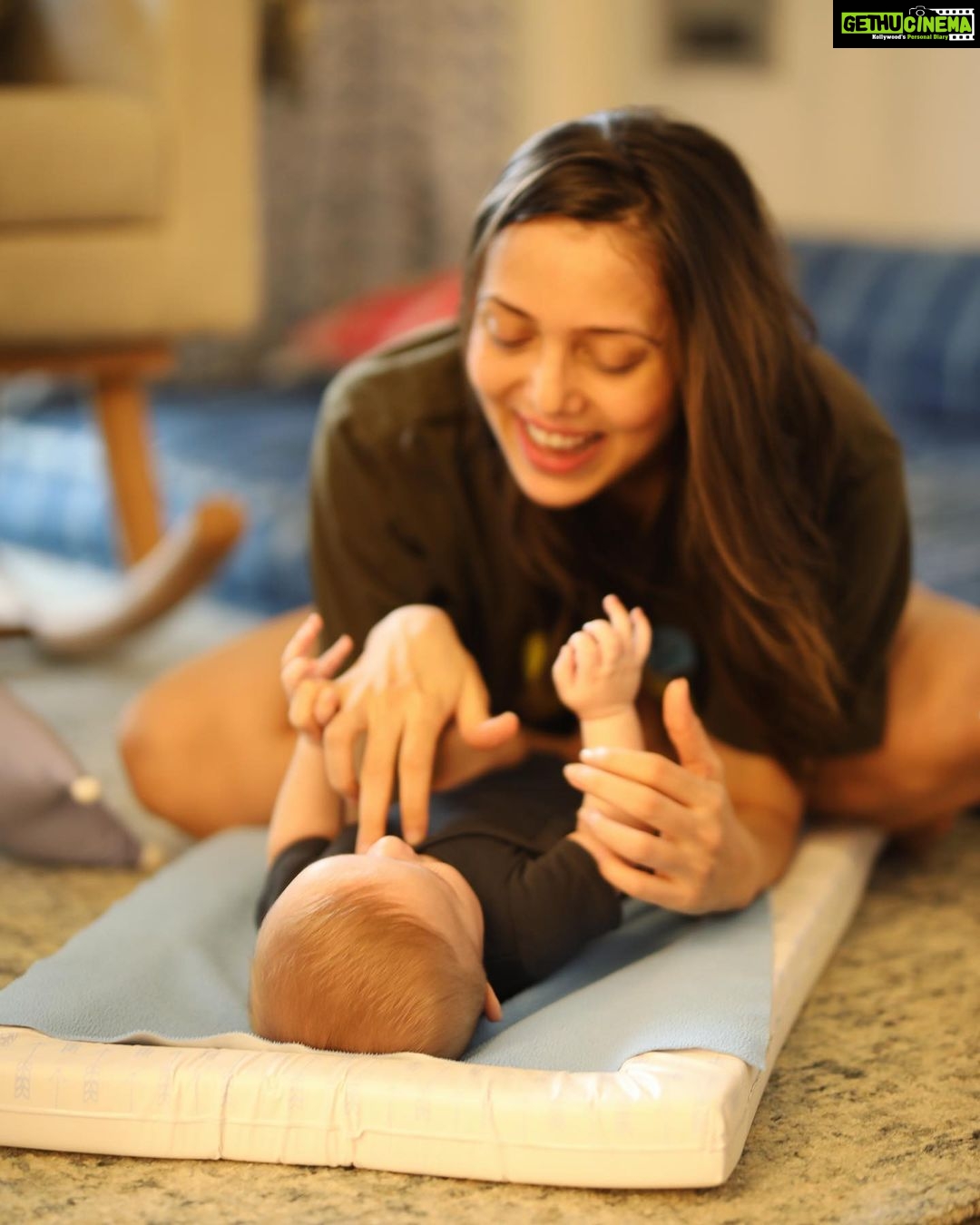 Jankee Parekh Instagram - Hey Mommies, Do you feel like there are days where you are just exhausted doing the same thing again & again - Feeding, pumping, planning meals, constantly attending to your little one, sorting out meds, playing, entertaining, holding-rocking them, making them nap... When they are with the nanny, even then constantly checking if the nanny is doing everything the right away, correcting her and then taking over from her... It's like you dont want to let go of doing anything for Him, yet you want some time off... And then when you do get that time off, you end up discussing all of the above mentioned chores, either with another fellow mommy or with yourself... All of this while taking a breather, sitting on a couch, with an ice pack and nursing your own shoulder and back, because it cannot take the weight of your little baby any longer! PHEW! I go through these conflicting emotions all the time, but then it keeps reminding me how all of it is worth it, just to look into His eyes and see them smiling back at me. P.S — A holiday would be nice... At some point of time, in the near & travel friendlier future💕🌸 #motherhood #mommydiaries #singingmama #firsttimemom