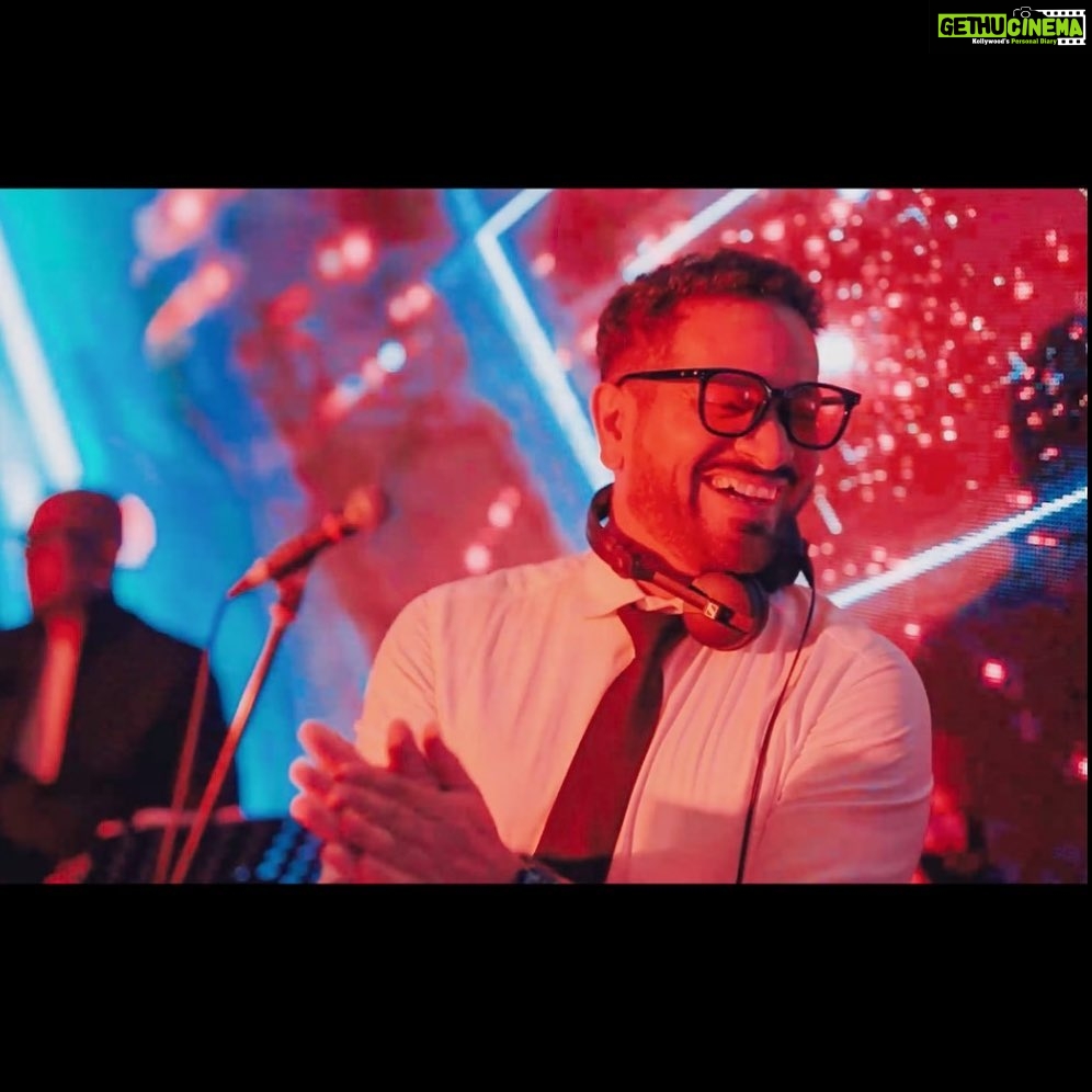 Jankee Parekh Instagram - The JOY of getting back on Stage The JOY of turning a new Page, The JOY of singing on a Mike The JOY of doing the thing we immensely Like, The JOY of collaborating with talent Memorable The JOY of making someone’s day Pleasurable, The JOY of Performing Live The JOY of Being Alive... Dj Lloyd and yours truly are back to make a Mark, We are here to light a Fresh Spark, With Music, Entertainment and a whole Lot of - ‘JOY’ For Bookings & enquires contact - @krinapari #Joy #Musicalcollaboration 📸 @horilhumad