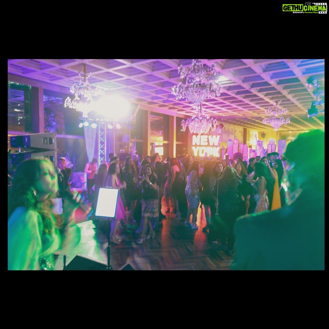 Jankee Parekh Instagram - The JOY of getting back on Stage The JOY of turning a new Page, The JOY of singing on a Mike The JOY of doing the thing we immensely Like, The JOY of collaborating with talent Memorable The JOY of making someone’s day Pleasurable, The JOY of Performing Live The JOY of Being Alive... Dj Lloyd and yours truly are back to make a Mark, We are here to light a Fresh Spark, With Music, Entertainment and a whole Lot of - ‘JOY’ For Bookings & enquires contact - @krinapari #Joy #Musicalcollaboration 📸 @horilhumad