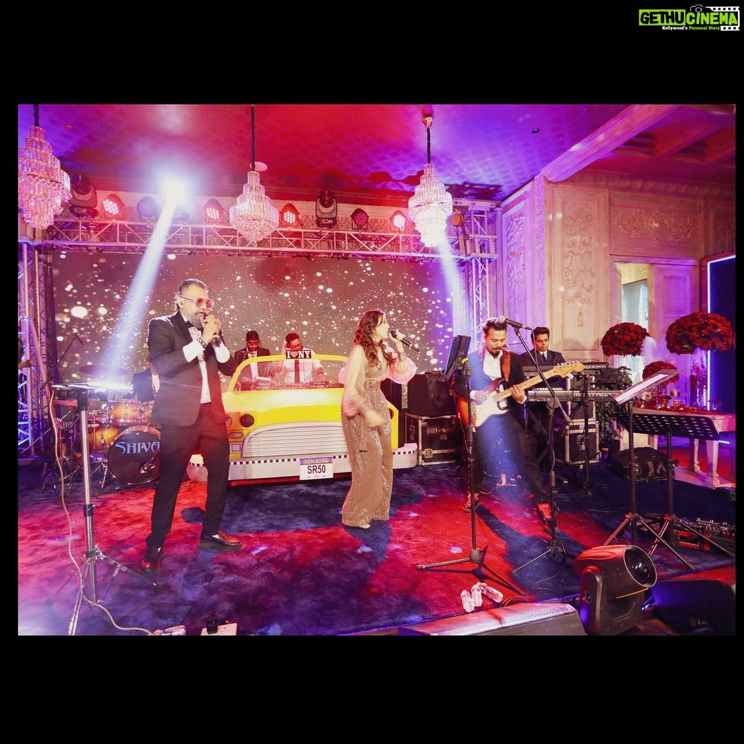 Jankee Parekh Instagram - The JOY of getting back on Stage The JOY of turning a new Page, The JOY of singing on a Mike The JOY of doing the thing we immensely Like, The JOY of collaborating with talent Memorable The JOY of making someone’s day Pleasurable, The JOY of Performing Live The JOY of Being Alive... Dj Lloyd and yours truly are back to make a Mark, We are here to light a Fresh Spark, With Music, Entertainment and a whole Lot of - ‘JOY’ For Bookings & enquires contact - @krinapari #Joy #Musicalcollaboration 📸 @horilhumad